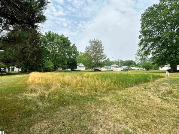 Bostwick St, Alma, MI 48801