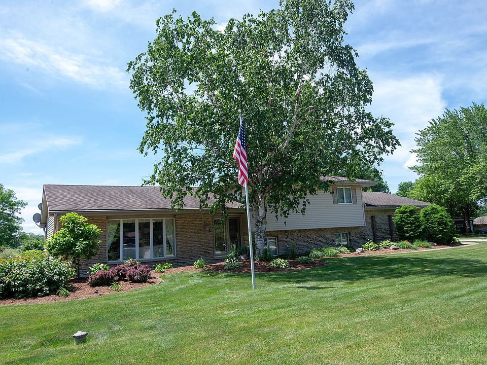1st image of 19755 W Tanglewood Dr E