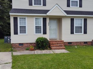 1028 Pinecrest Dr, Lumberton, NC 28358
