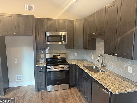 2nd image of 101 Cedar St