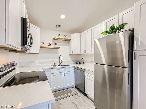 5th image of 4975 Newport Cove Dr Unit C