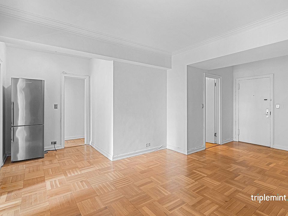 1st image of 220 Madison Ave APT 11N
