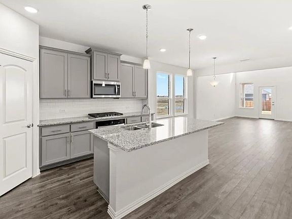 Incredible kitchen features with ALL stainless steel appliances included.