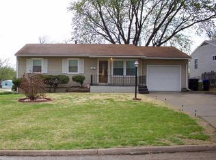 1837 SE Massachusetts Ave, Topeka, KS 66607