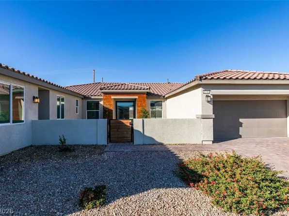 8741 Grand Pass Ct, Las Vegas, NV 89113