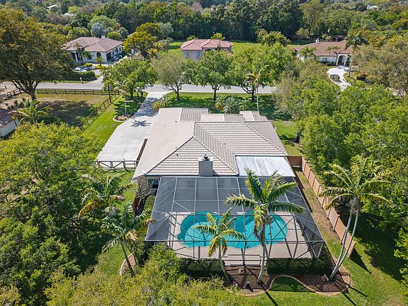 5th image of 5230 SW 195th Terrace Terrace