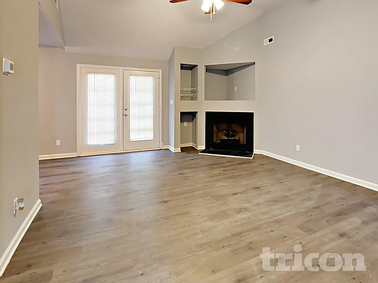 1206 Grass Meadows Ct — Photo 3