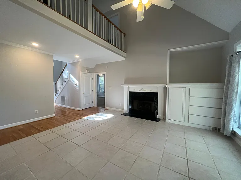 1004 Melville Ln — Photo 16
