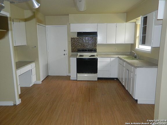 5th image of 7310 Brook Valley Dr
