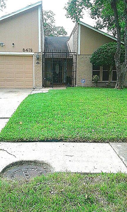 1st image of 8419 Saratoga Forest Dr