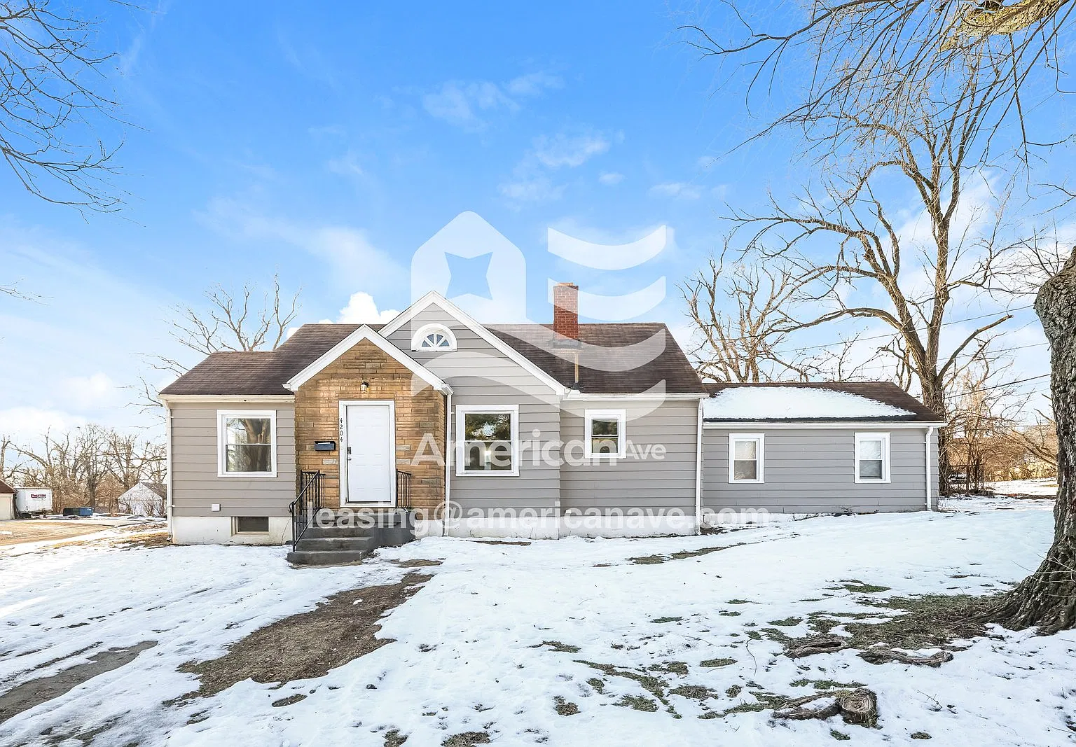 3 bed, 1.0 bath, 1263 sqft, $1,722 — Photo 1