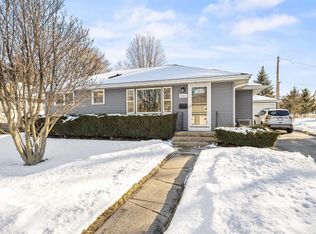 204 Fairview Ct, Waunakee, WI 53597