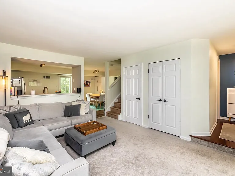 786 Bradford Ter — Photo 2