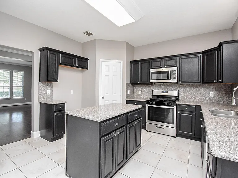 6318 Faulkner Ridge Dr — Photo 14