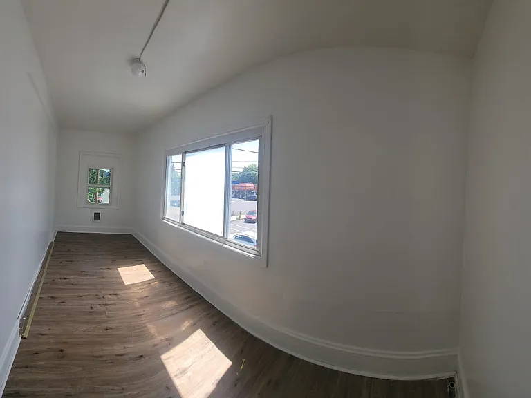 400 W Market St #3 — Photo 14