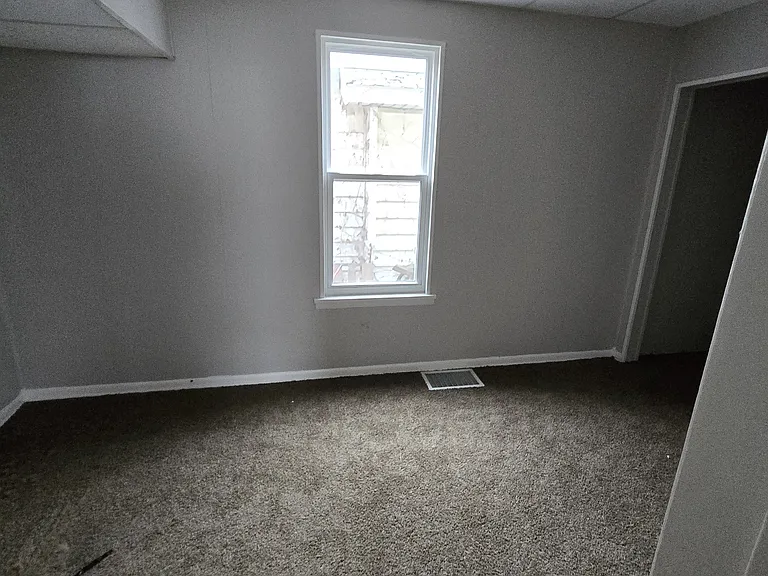 2334 Elm St — Photo 7