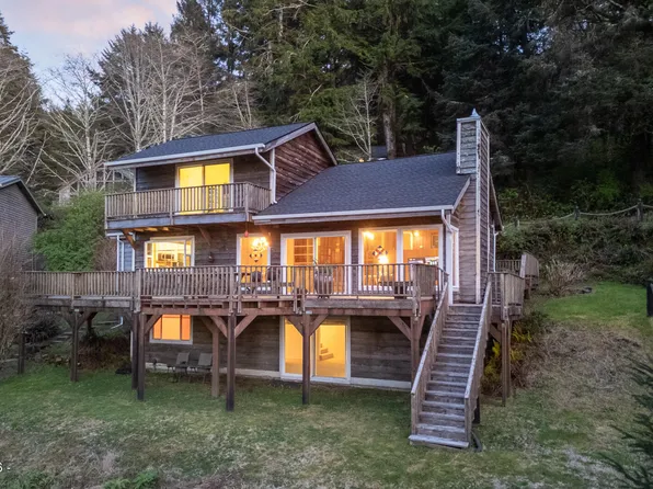 5300 S Fairway Rd, Neskowin, OR 97149