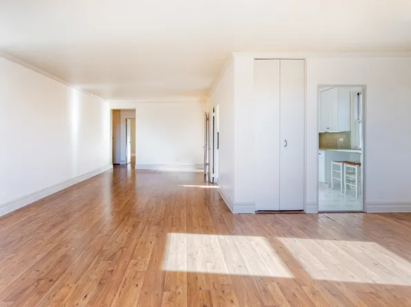 2621 Palisade Avenue image 8 of 22