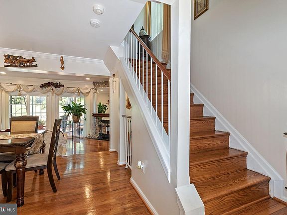 3rd image of 3914 Angelton Ct