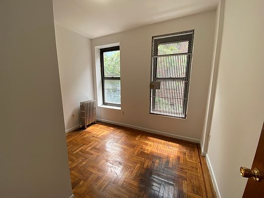 4th image of 408 W 56th St #5AA