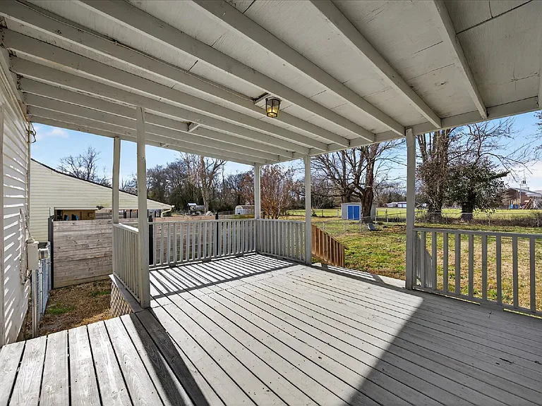 2813 Faircourt St — Photo 20