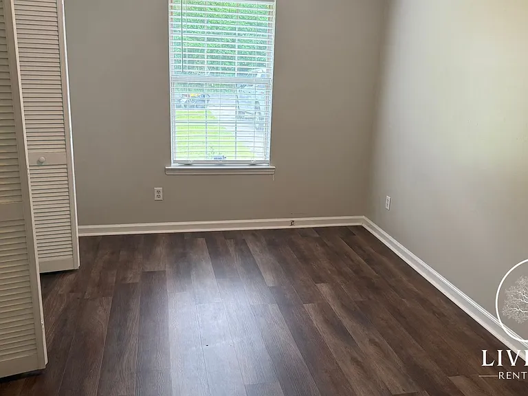 800 Wallace Martin Dr — Photo 12