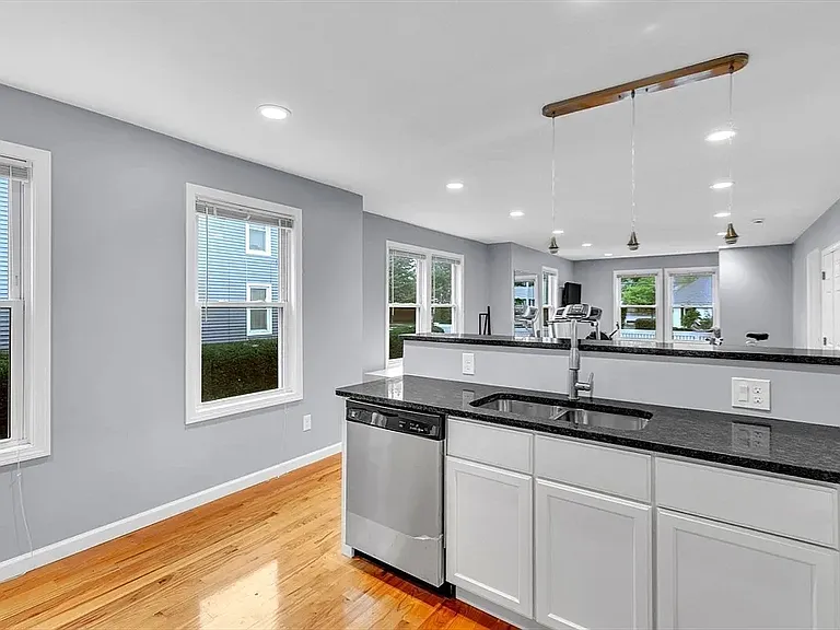 11 Hamlin Pl #B — Photo 12