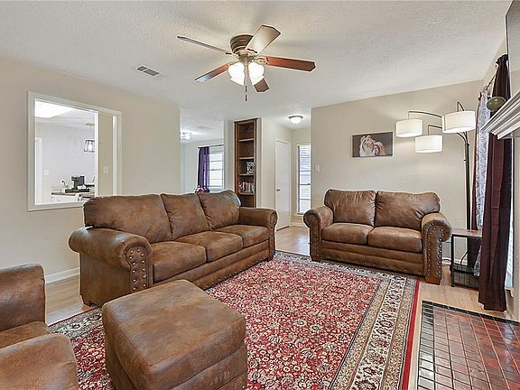4th image of 3011 Bluestem Dr