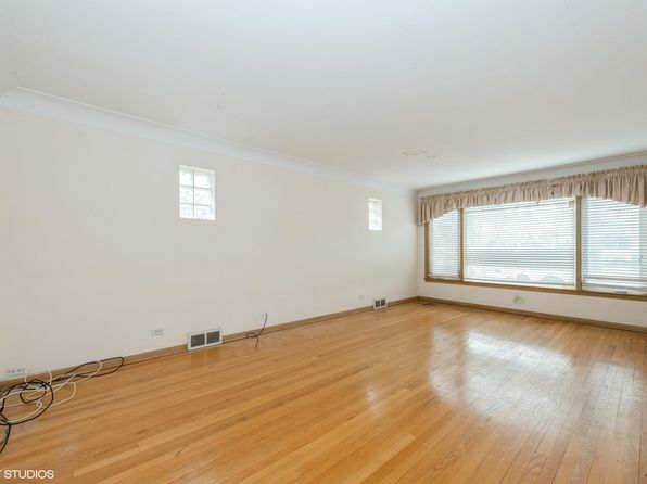 7509 N Oleander Ave, Chicago, IL 60631