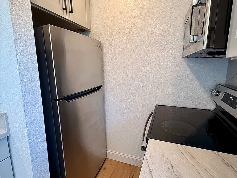 1265 Bouret Dr #4 — Photo 10