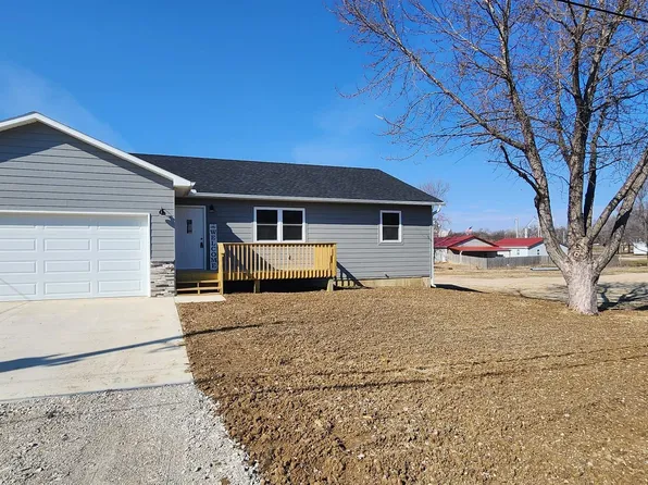 221 S Elm St, Lebo, KS 66856