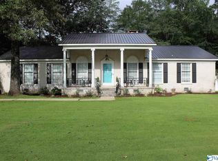206 Montgomery Dr, Moulton, AL 35650