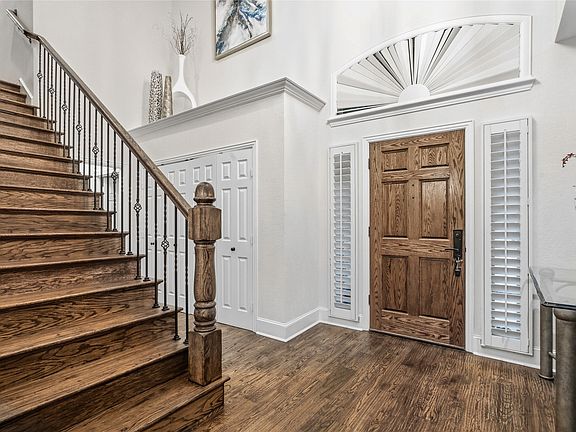 3rd image of 351 Pecan Hollow Dr