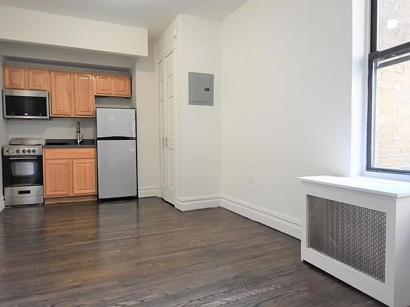 5th image of 341 W 45th St APT 515