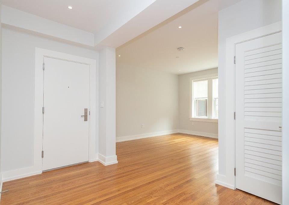 1st image of 21 Forest St APT 3