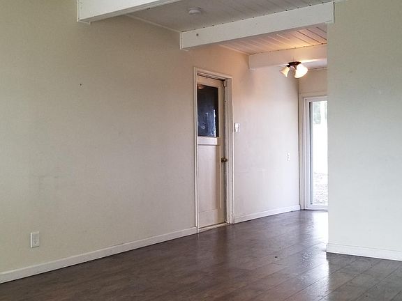 4th image of 408 Christine Dr