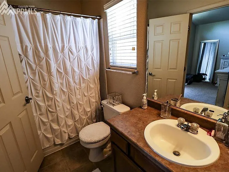 Master Bedroom, Main Level