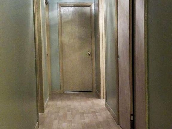 3rd image of 17225 Parkside Ave