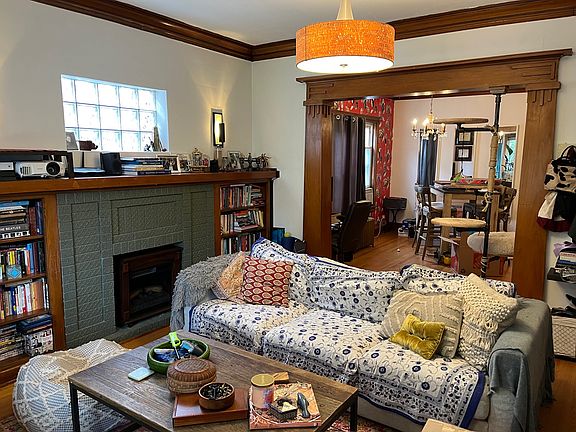 5th image of 3304 N Hamlin Ave #2