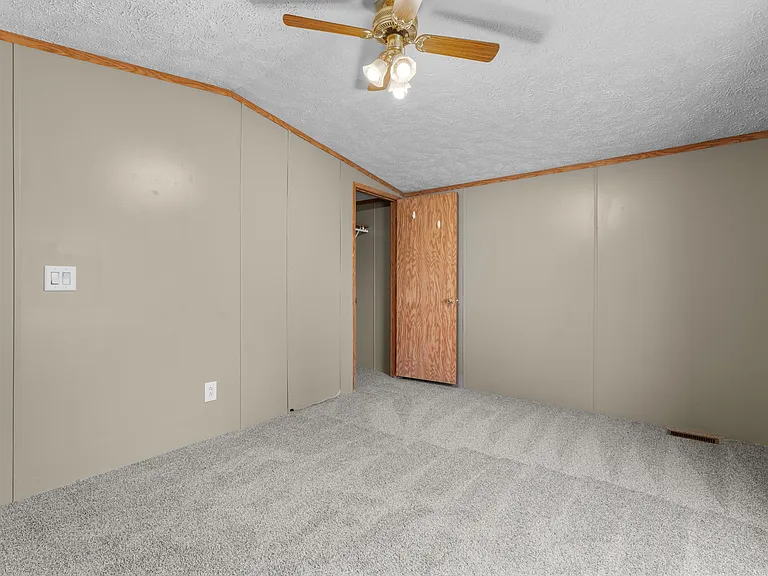 295 23rd St NW #110 — Photo 13