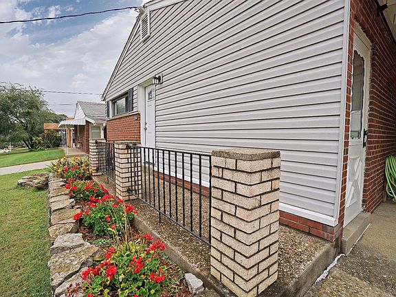 3rd image of 4970 Schroer Ave