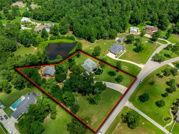 15444 Crown Oaks Dr, Montgomery, TX 77316