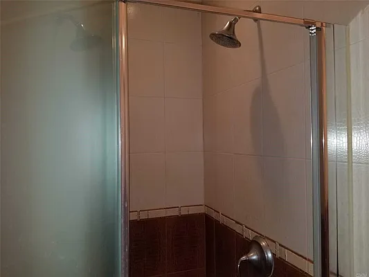 Sold by Advantage Realty of Forest Hills Inc | media 6