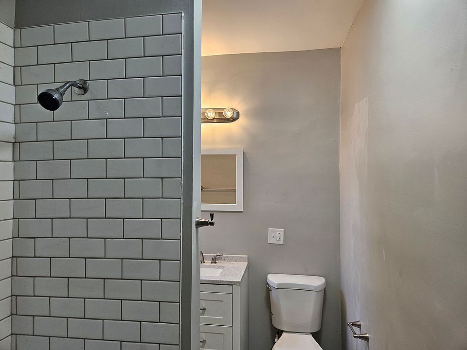 2nd image of 5259 W Congress Pkwy APT 3