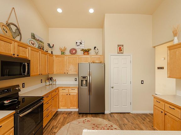 5th image of 16663 Rainier View Dr SE