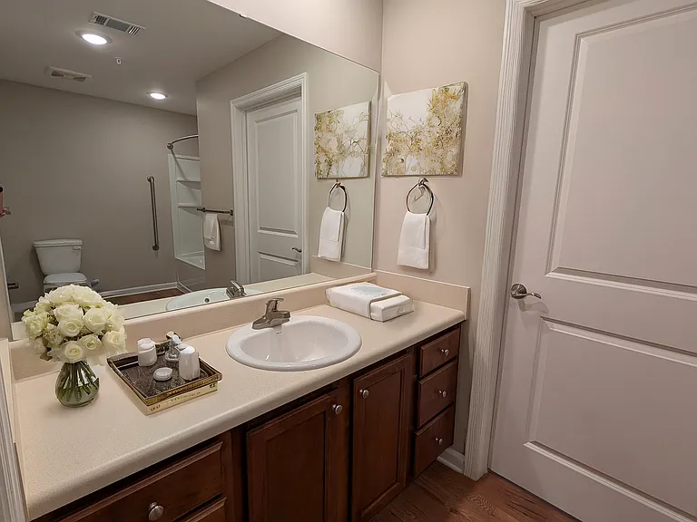 Hazel Park Apartments — Photo 10