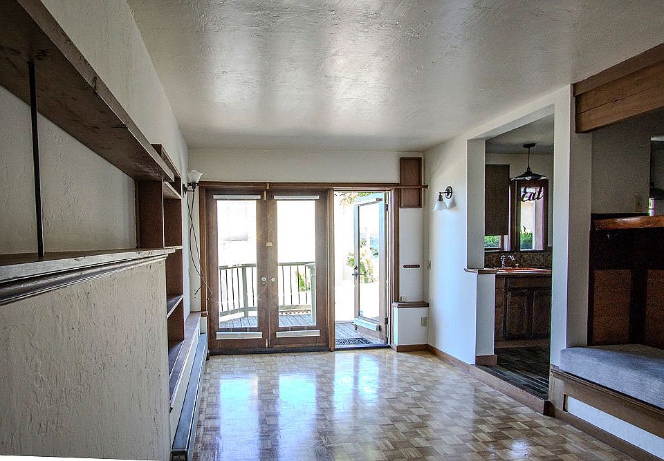Front room looking onto the deck