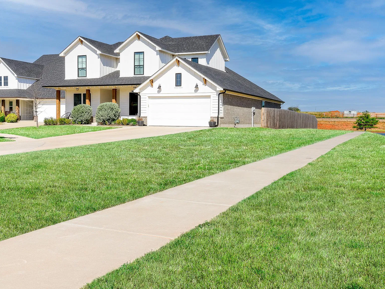 3 bed, 2.5 bath, 2483 sqft, $2,900 — Photo 4