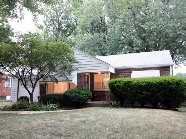 7323 S Yorkshire Dr, Saint Louis, MO 63123