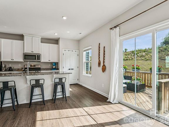 4th image of 2050 Dornoch Rd